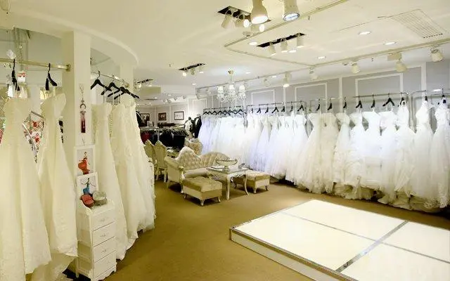衣纱礼服馆