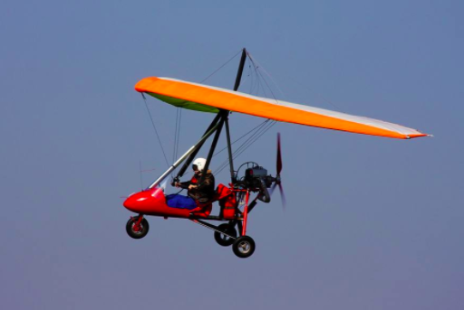 动力悬挂式滑翔机