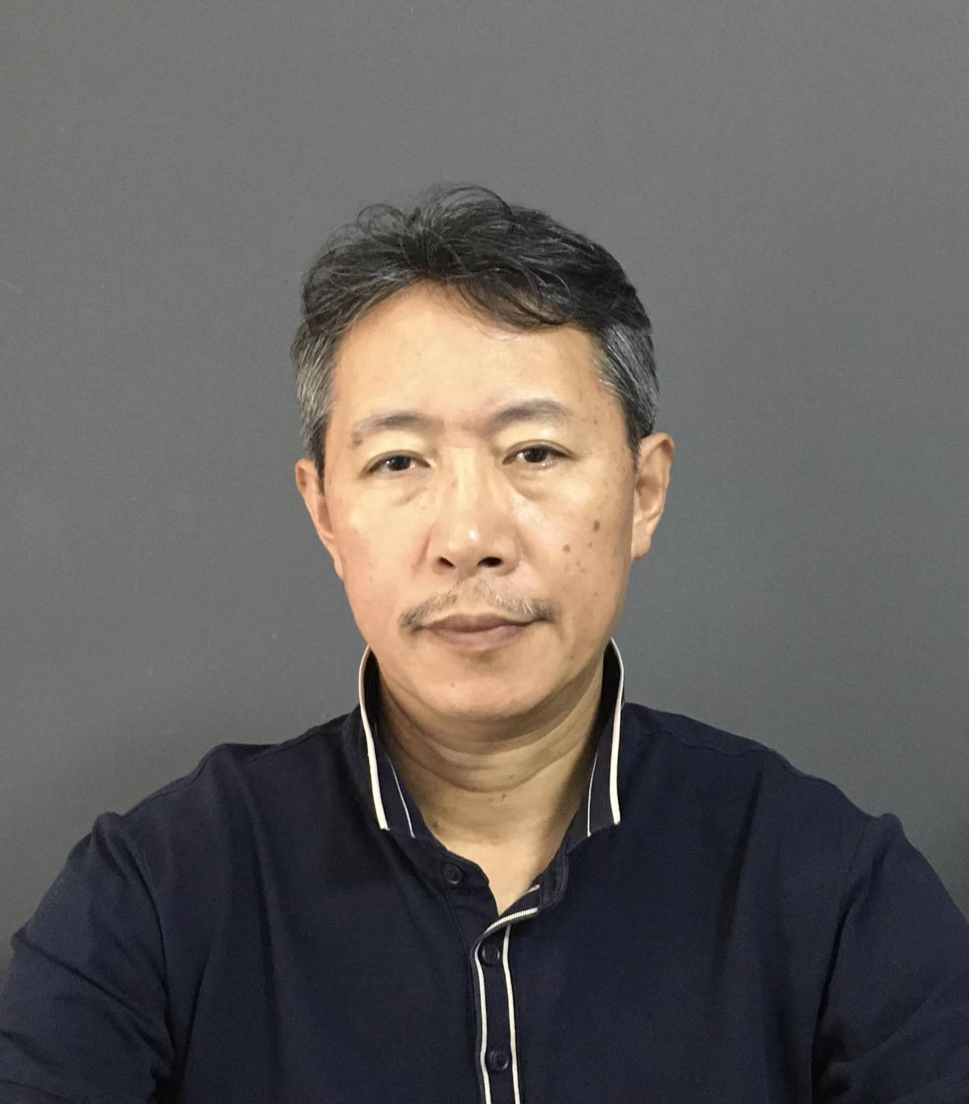 黄小伟(职业画家)