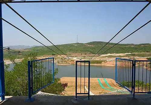 我不应该去玩高空滑索