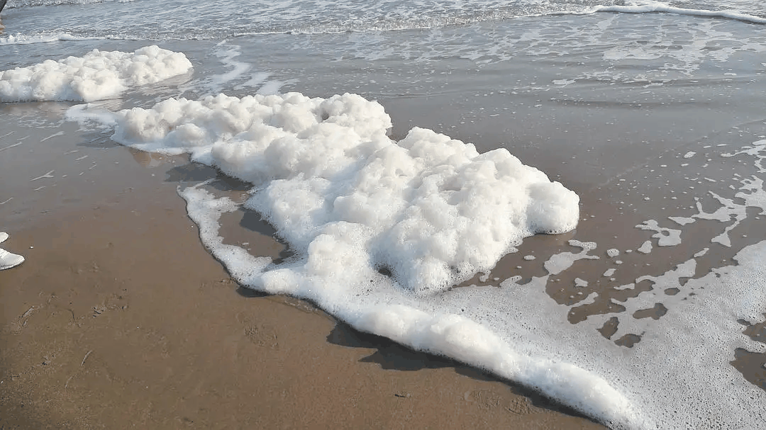 泡沫海浪