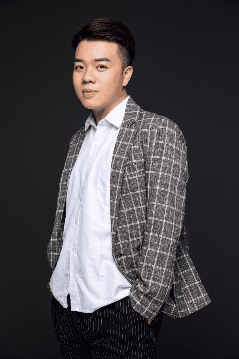 荣楠（港澳荣氏集团董事长）