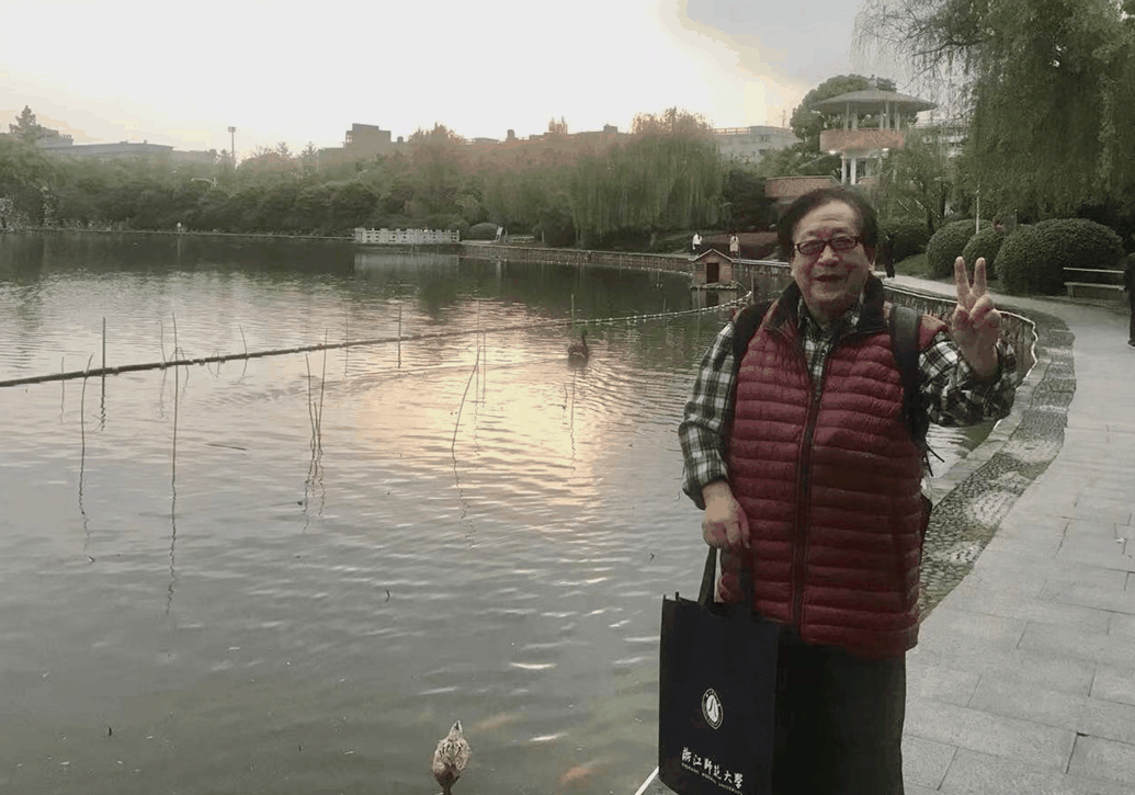 洪文尧(艺术理论家)