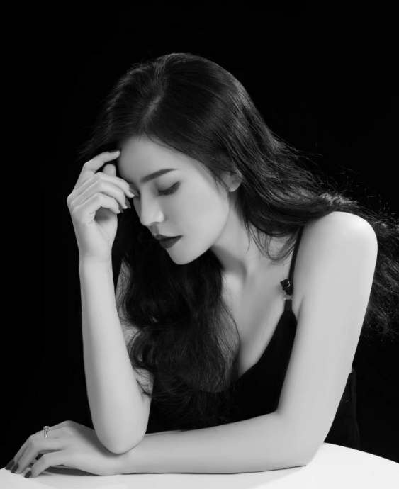 秋颖(口腔美学设计师)