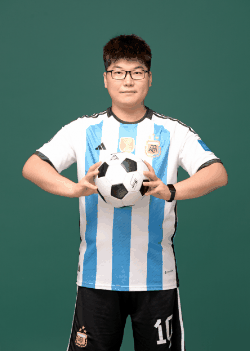 少年阿祖（知名足球解说）