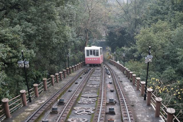 往复式地面缆车