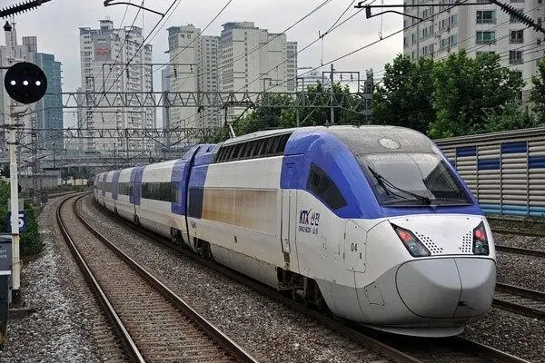 马德里-巴利亚多利德高速铁路