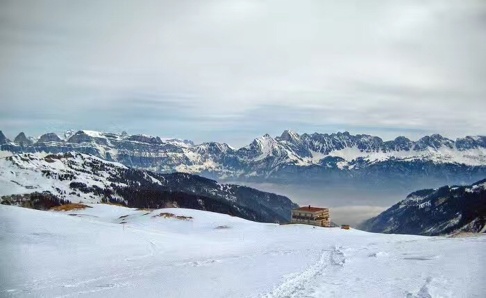 龙平滑雪渡假村