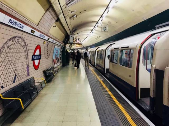 伦敦地铁站